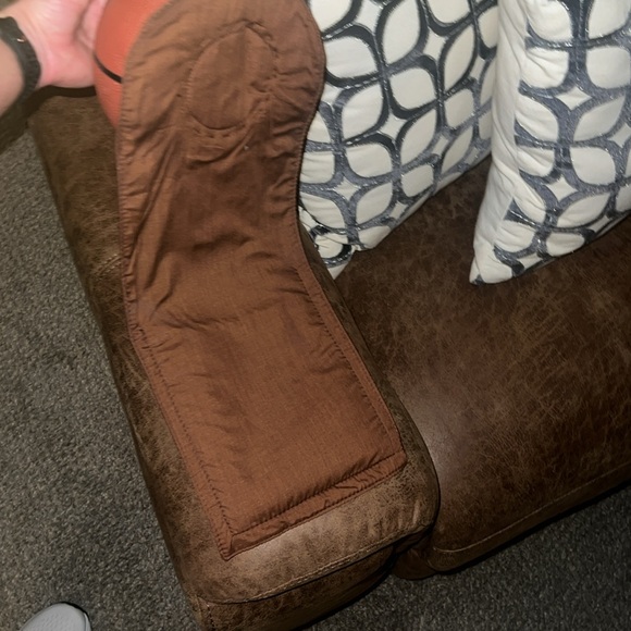 Boys basketball pictures and cup and remote holder. - Picture 6 of 7